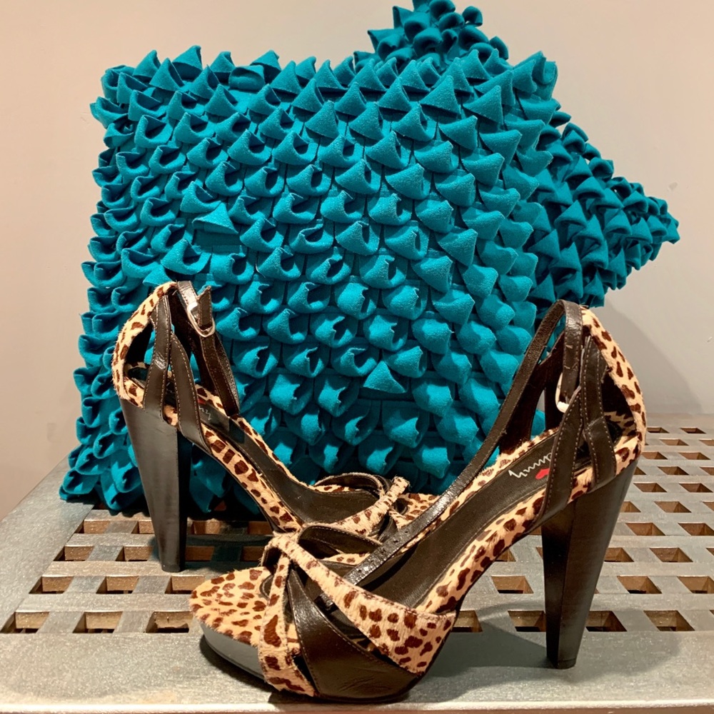 Luichiny Corinna Pony Hair Platform Pumps. Size 8